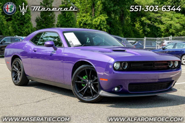 2018 Dodge Challenger SXT RWD photo