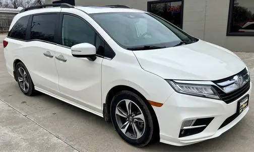 2019 Honda Odyssey Touring FWD photo
