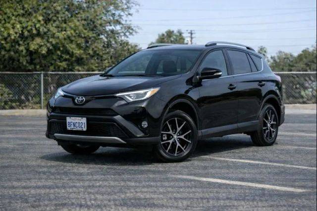 2018 Toyota RAV4 SE FWD photo