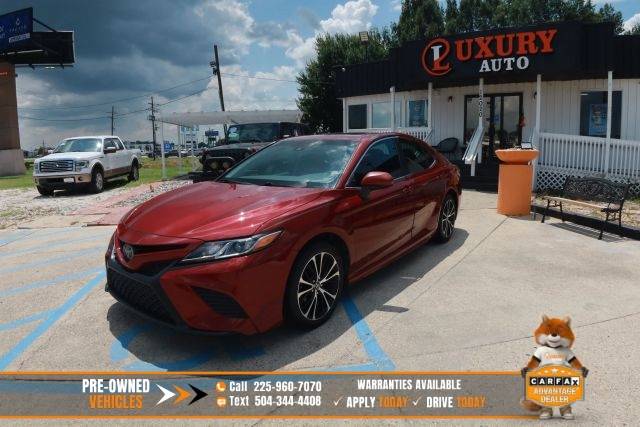 2018 Toyota Camry SE FWD photo