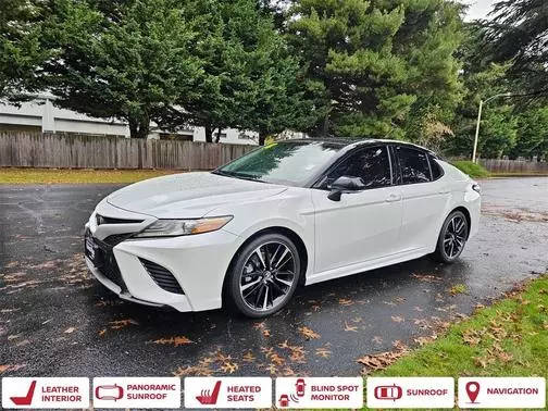 2018 Toyota Camry XSE V6 FWD photo