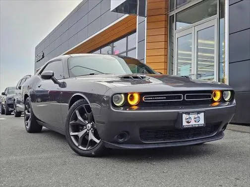 2018 Dodge Challenger SXT RWD photo