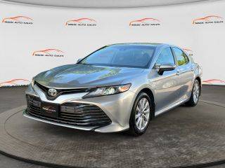 2018 Toyota Camry LE FWD photo