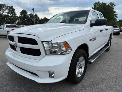 2018 Ram 1500 Express 4WD photo