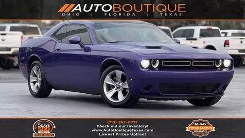 2018 Dodge Challenger SXT RWD photo