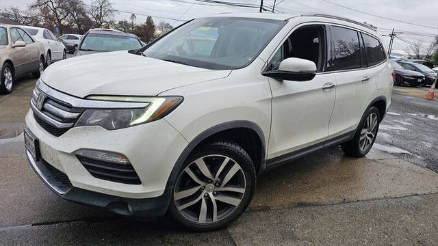 2018 Honda Pilot Touring AWD photo