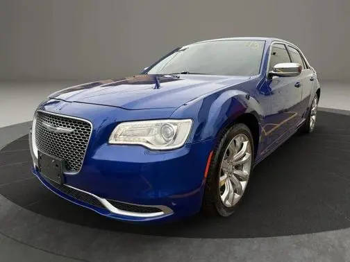 2018 Chrysler 300 Touring RWD photo