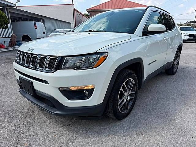 2018 Jeep Compass Latitude w/Sun/Wheel Pkg FWD photo