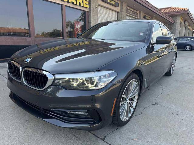 2018 BMW 5 Series 530i RWD photo