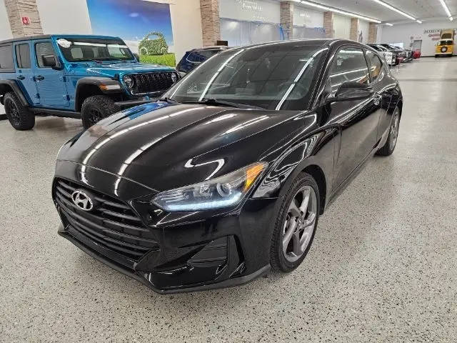 2019 Hyundai Veloster 2.0 FWD photo