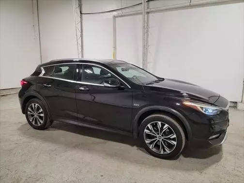 2018 Infiniti QX30 ESSENTIAL AWD photo