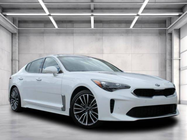 2018 Kia Stinger Premium RWD photo