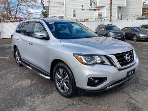 2018 Nissan Pathfinder SV 4WD photo
