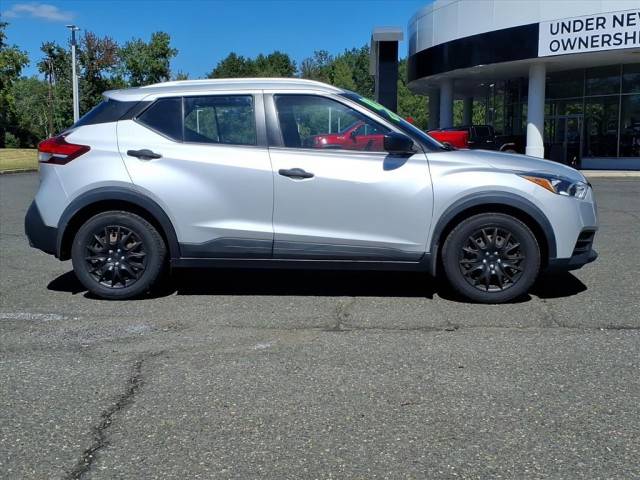 2018 Nissan Kicks S FWD photo