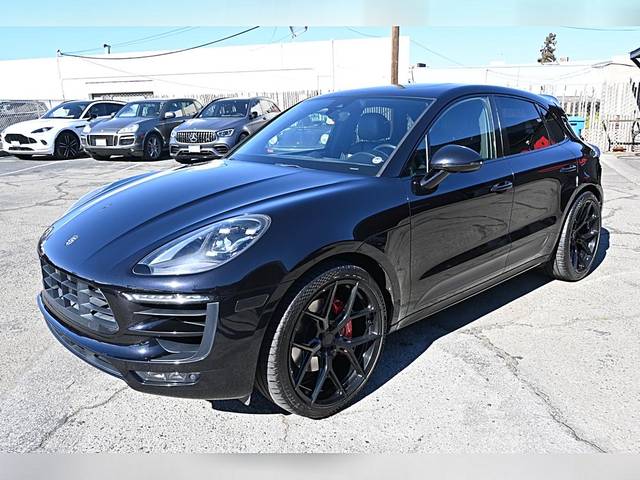 2018 Porsche Macan GTS AWD photo