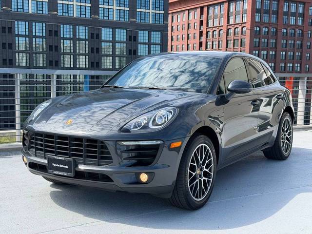 2018 Porsche Macan Sport Edition AWD photo