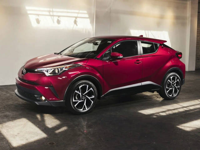 2018 Toyota C-HR XLE Premium FWD photo