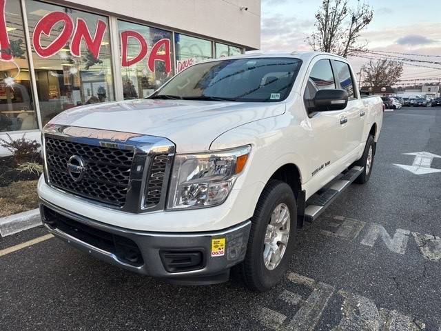 2018 Nissan Titan SV 4WD photo