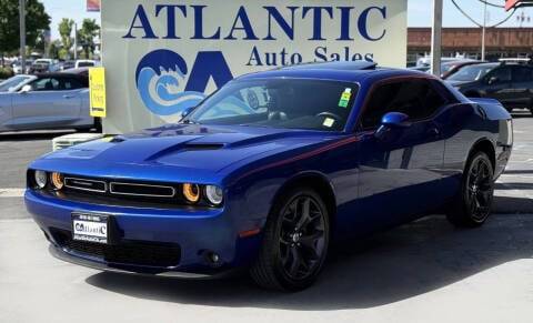 2018 Dodge Challenger SXT Plus RWD photo