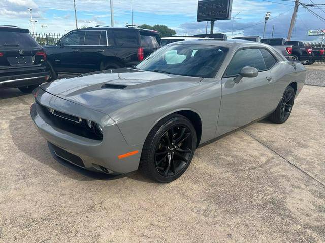 2018 Dodge Challenger SXT RWD photo