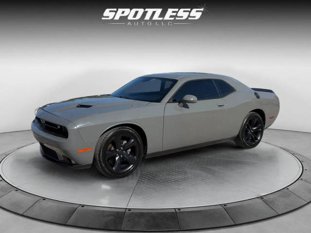 2018 Dodge Challenger SXT RWD photo