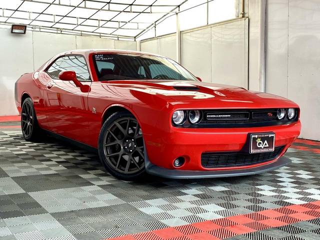 2018 Dodge Challenger R/T Scat Pack RWD photo