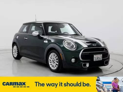 2015 MINI Hardtop 2 Door S FWD photo