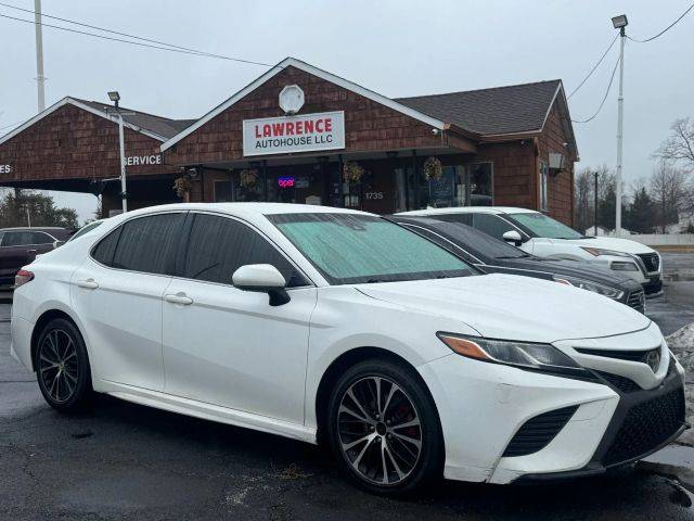 2018 Toyota Camry SE FWD photo