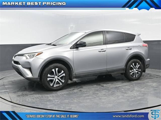 2018 Toyota RAV4 LE AWD photo