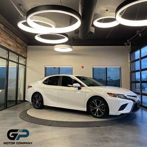 2018 Toyota Camry SE FWD photo