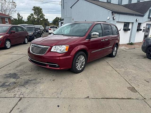 2015 Chrysler Town and Country Touring-L FWD photo