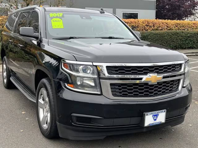 2017 Chevrolet Suburban LT 4WD photo