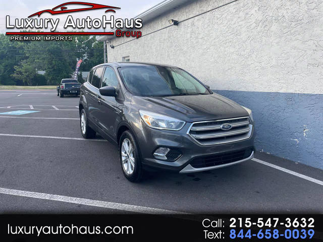 2017 Ford Escape SE FWD photo