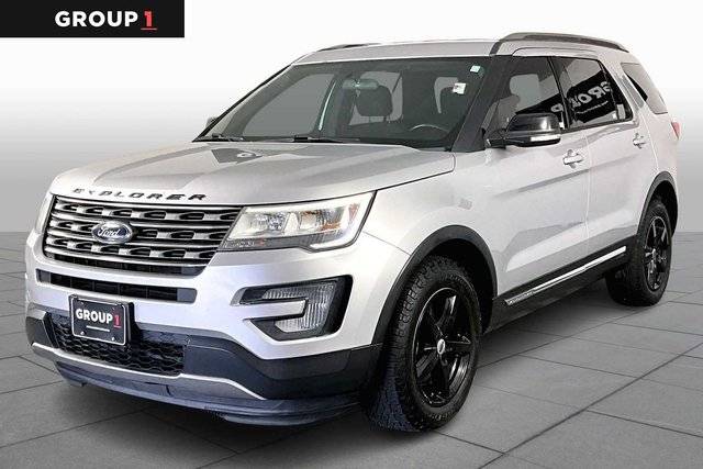 2017 Ford Explorer XLT 4WD photo