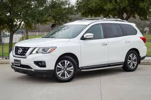 2017 Nissan Pathfinder SV FWD photo