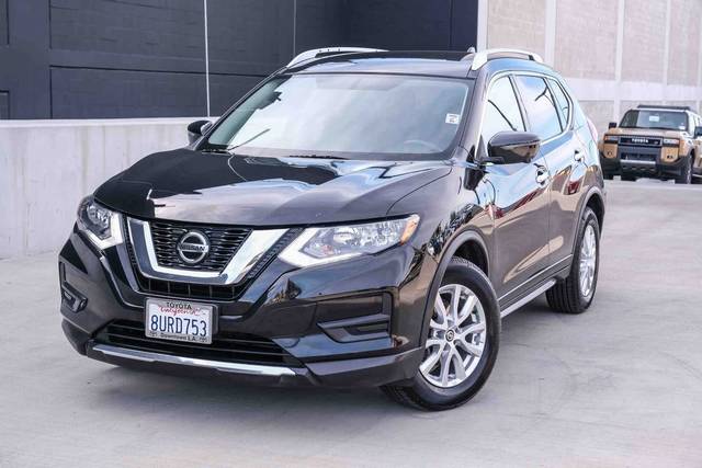 2018 Nissan Rogue SV FWD photo