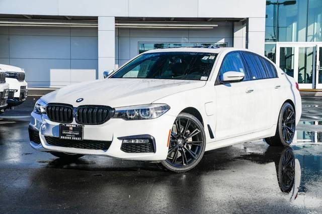 2018 BMW 5 Series 530e iPerformance RWD photo