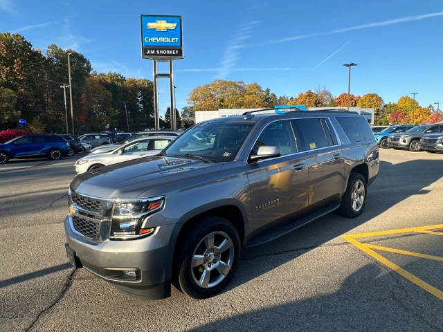 2019 Chevrolet Suburban LT 4WD photo