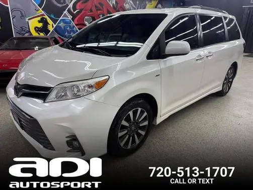 2018 Toyota Sienna XLE Premium AWD photo