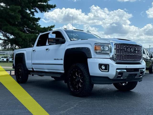 2019 GMC Sierra 2500HD Denali 4WD photo