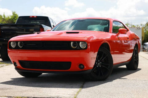 2018 Dodge Challenger SXT Plus RWD photo