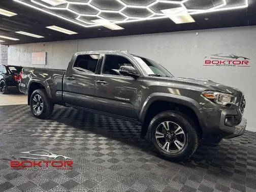 2018 Toyota Tacoma TRD Sport 4WD photo