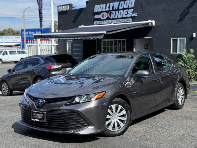 2018 Toyota Camry Hybrid LE FWD photo