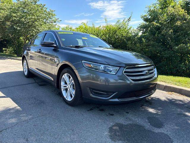 2018 Ford Taurus SEL AWD photo