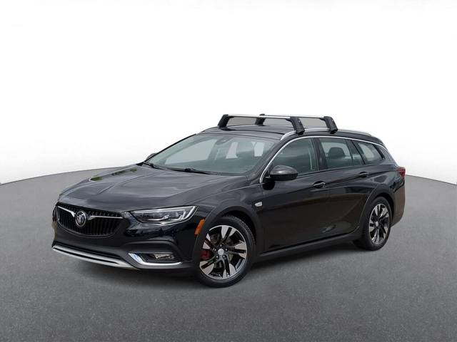 2018 Buick Regal TourX Essence AWD photo