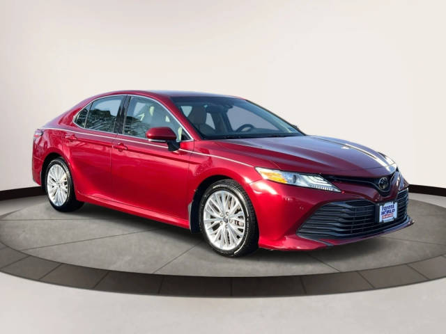 2018 Toyota Camry XLE FWD photo