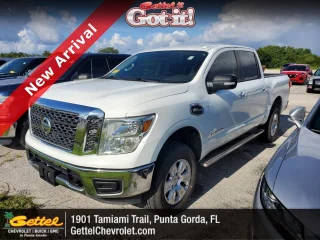 2017 Nissan Titan SV 4WD photo