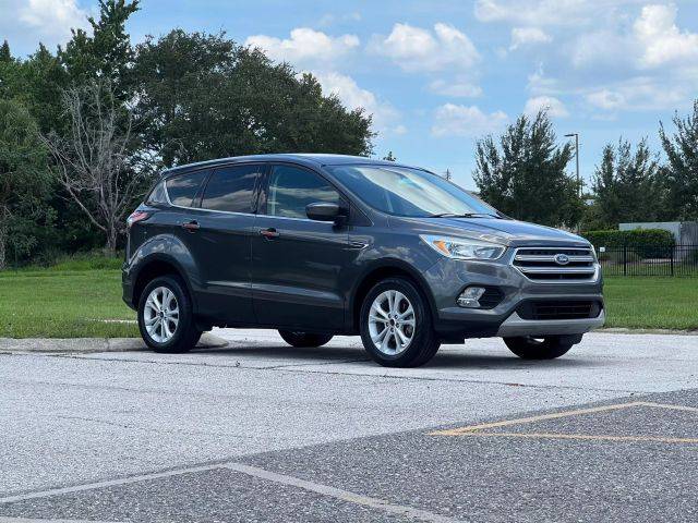2017 Ford Escape SE FWD photo