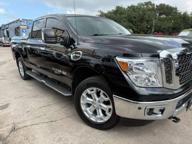 2018 Nissan Titan XD SV 4WD photo