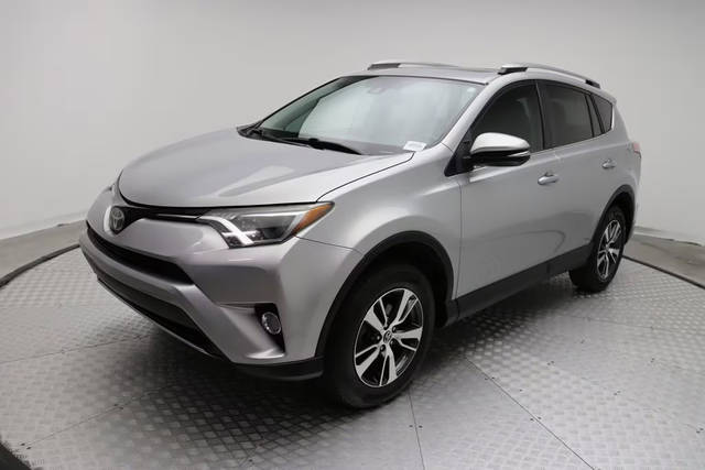 2018 Toyota RAV4 XLE FWD photo